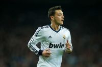 Mesut Özil, Futbolu Bıraktığını Açıkladı