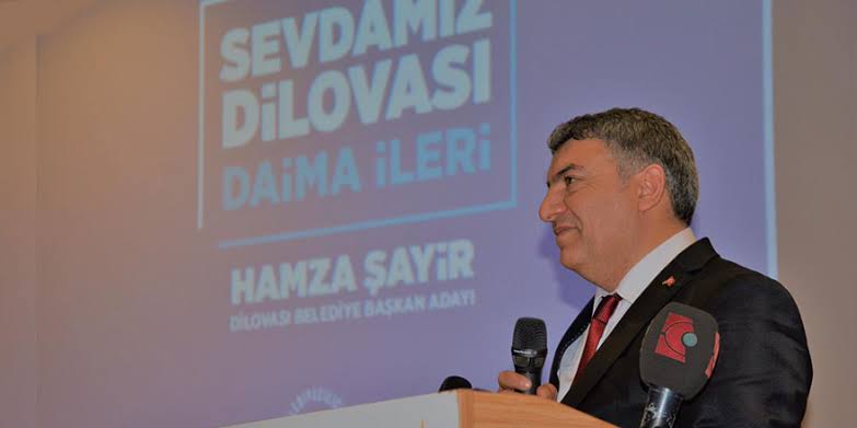 Belediye Başkanı Maaşını Öğrencilere Burs Olarak Veriyor!