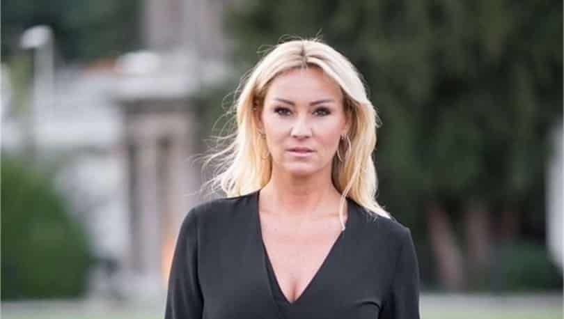 Pınar Altuğ Takipçisini Yanıtsız Bırakmadı!