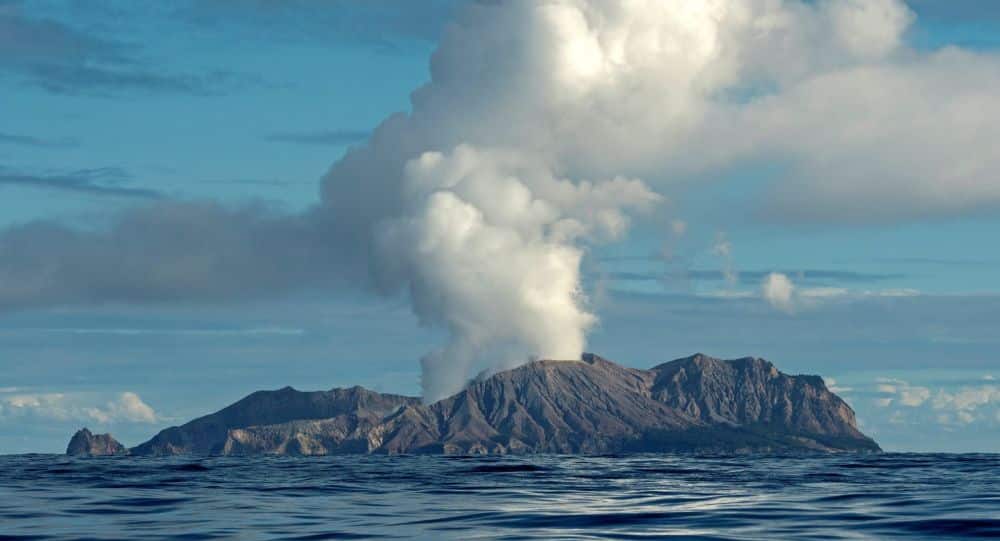 Yeni Zelanda'da yanardağ patlaması: En az 5 ölü, onlarca yaralı