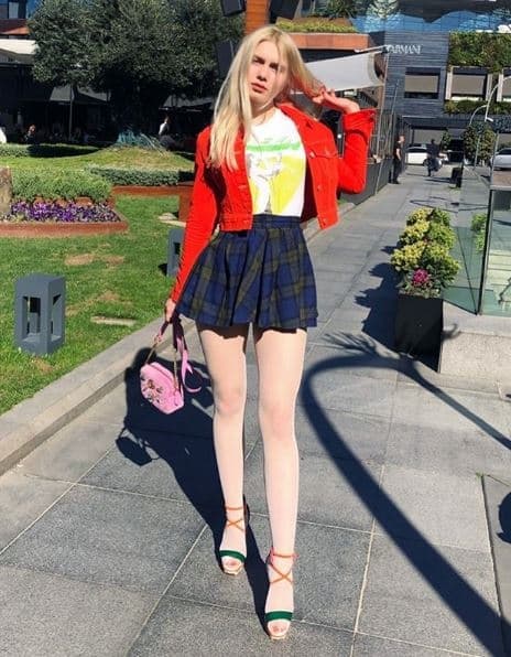 İlham veren gençler kapsamında ödül alan Aleyna Tilki, bakanlığın yeni yayınladığı listeden çıkartıldı