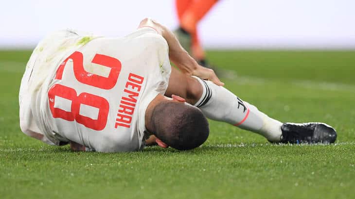 Milli Futbolcudan Üzücü Sakatlık Haberi!