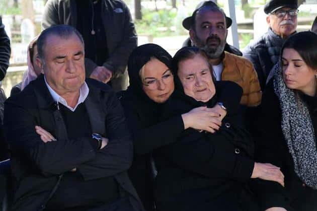 Teknik Direktör Gözyaşlarını Tutamadı!