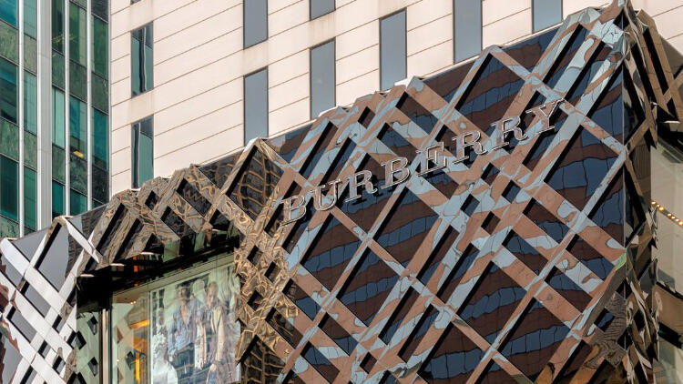 Ünlü Marka Virüs Yüzünden Mağazalarını Kapattı!