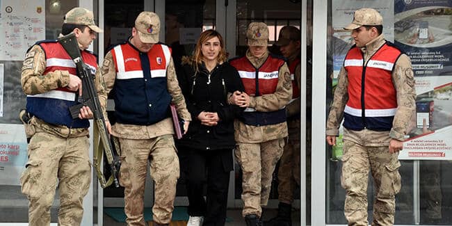 Evindeki Gizli Bölmede Bulundu!