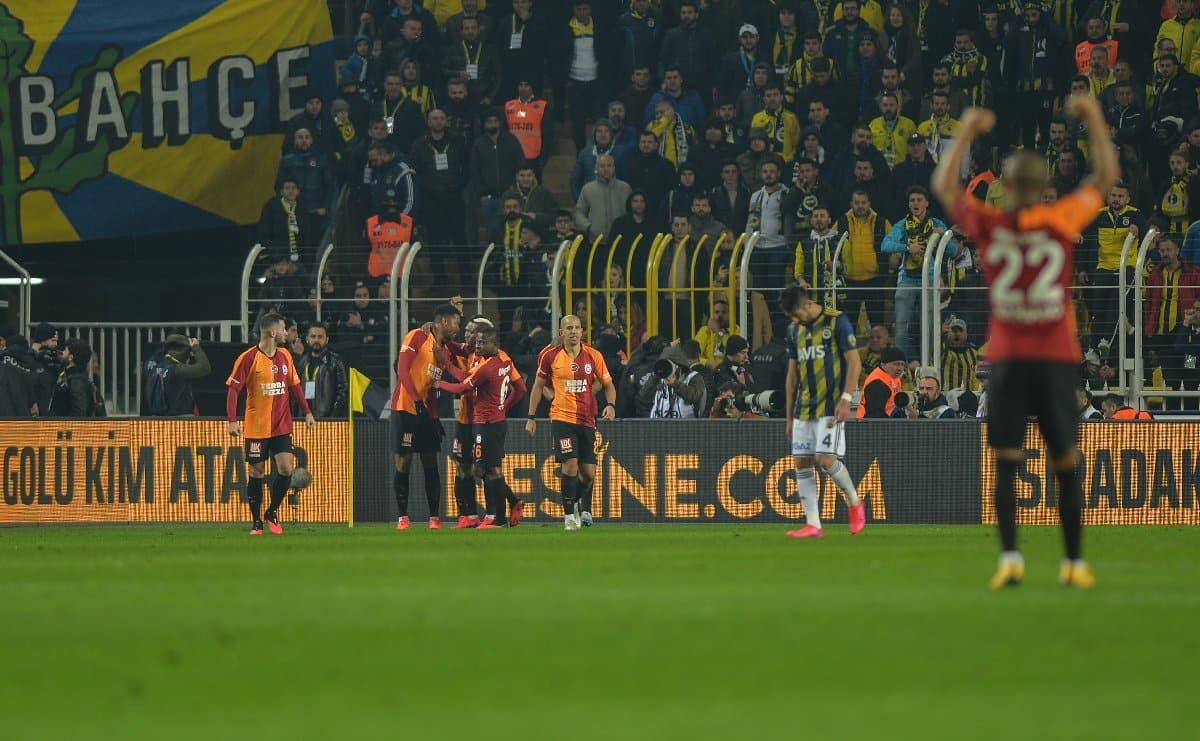 Galatasaray 20 yıl sonra Kadıköy'de kazandı!