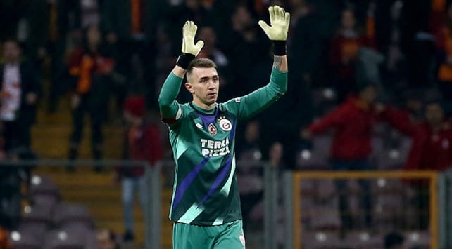 Muslera'nın Şehit Ailelerine Yaptığı Bağış Alkış Topladı!