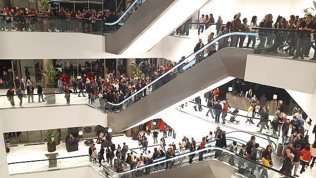 Alışveriş Merkezleri Kapatılsın!