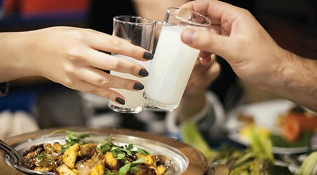 Rakı Koronavirüs Salgınından Koruyor Mu?