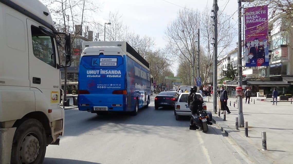 Bağdat Caddesi'ndeki Kalabalık İçin Belediye Ekipleri Harekete Geçti!