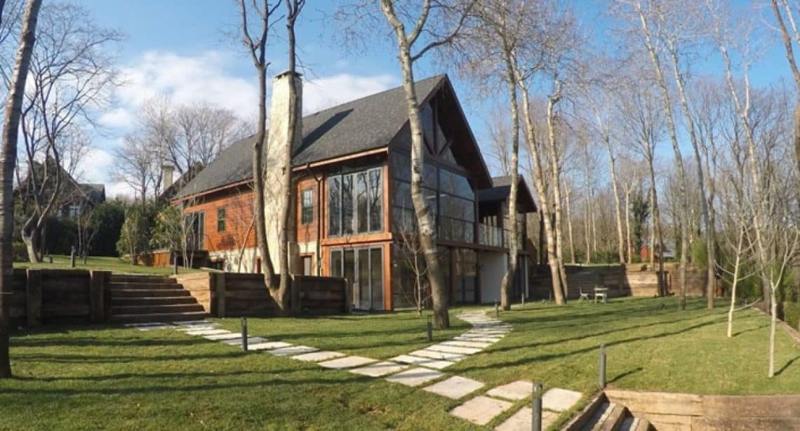 Kıvanç Tatlıtuğ Koronavirüs Şüphesiyle Hastaneye Kaldırıldı!