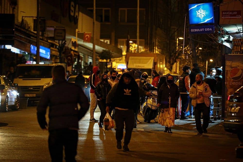 Türkiye’nin Koranavirüsle İmtihanı ve Bir Türlü Uygulanamayan İzolasyon