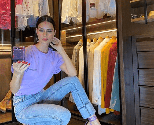 Yasemin Özilhan'ın Makyajsız Pozuna Beğeni Yağdı!