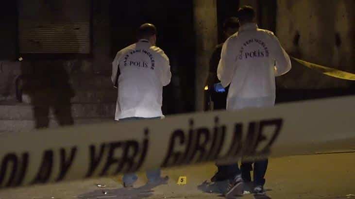 Polisler ve Sağlıkçılar Çatışmanın Ortasında Kaldı!