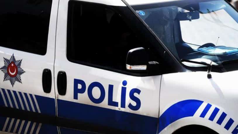 Trafikte Telefonla Konuşurken Yakalanan Polise Ceza Kesildi