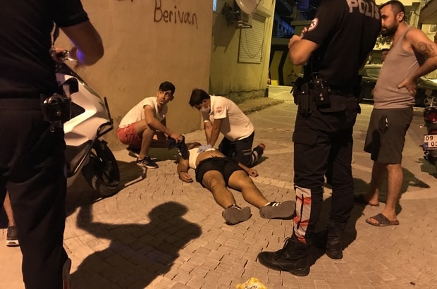 Yolda Yürürken Çarpıştılar, Çıkan Kavgada Kalbinden Bıçaklandı!