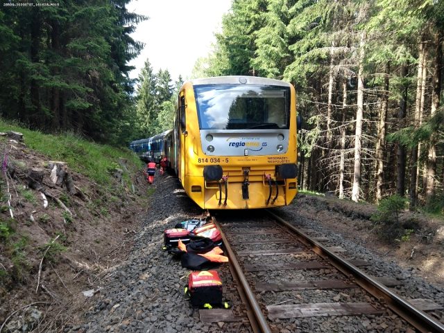 Çekya'da Korkunç Kaza: İki Yolcu Treni Çarpıştı!