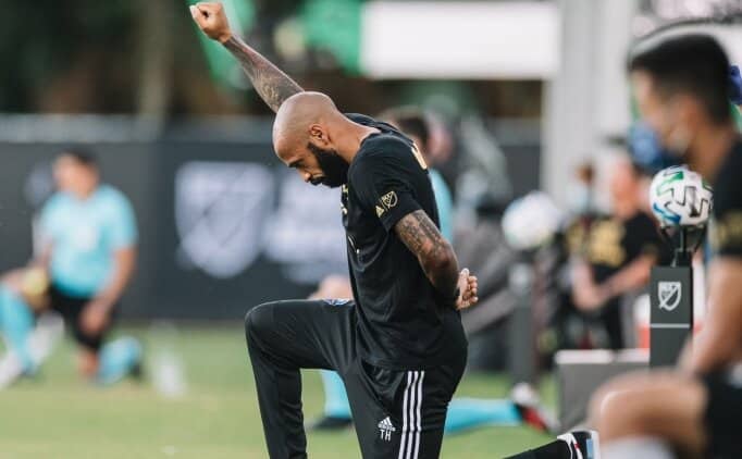 Henry’den 8 Dakika 46 Saniyelik Protesto