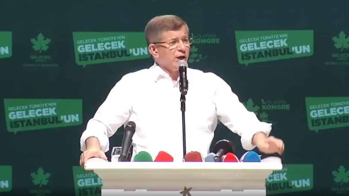 Davutoğlu Konuşmasının Videosunu Paylaştı