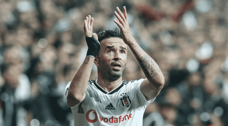 Gökhan Gönül Beşiktaş'tan Ayrıldı