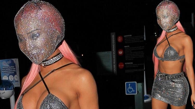 Koronavirüs Maskelerini Modaya Uydurdular