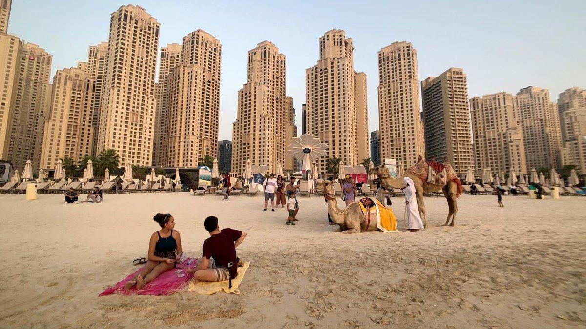 BAE'de Evli Olmayan Çiftlerin Birlikte Yaşaması Artık Serbest