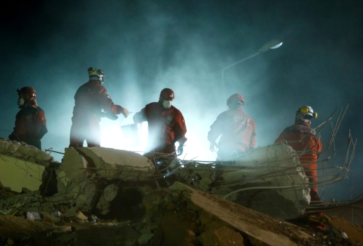 İzmir Depremi: 111 Can Kaybı