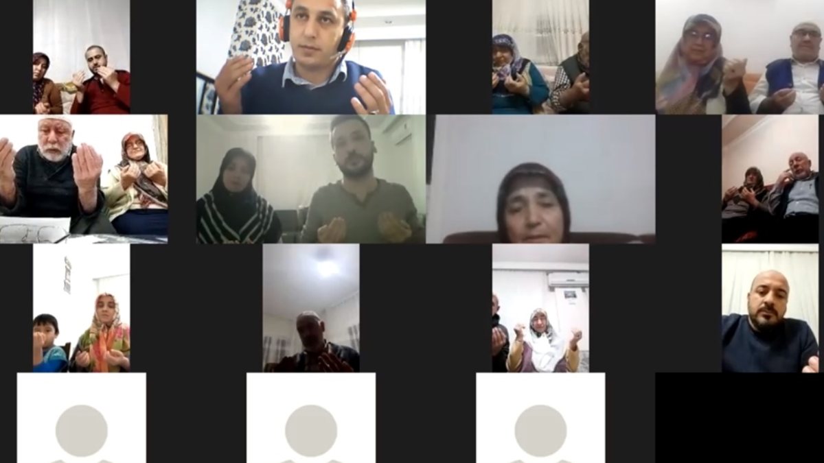 Kovid-19’a Yenik Düşen Yakınları İçin Çevrimiçi Mevlit Okuttular