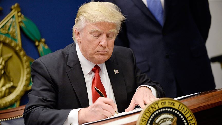Trump Koronavirüs Teşvik Paketini İmzaladı