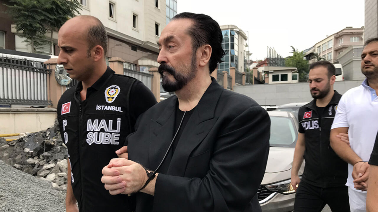 Adnan Oktar’a 1075 Yıl Hapis!