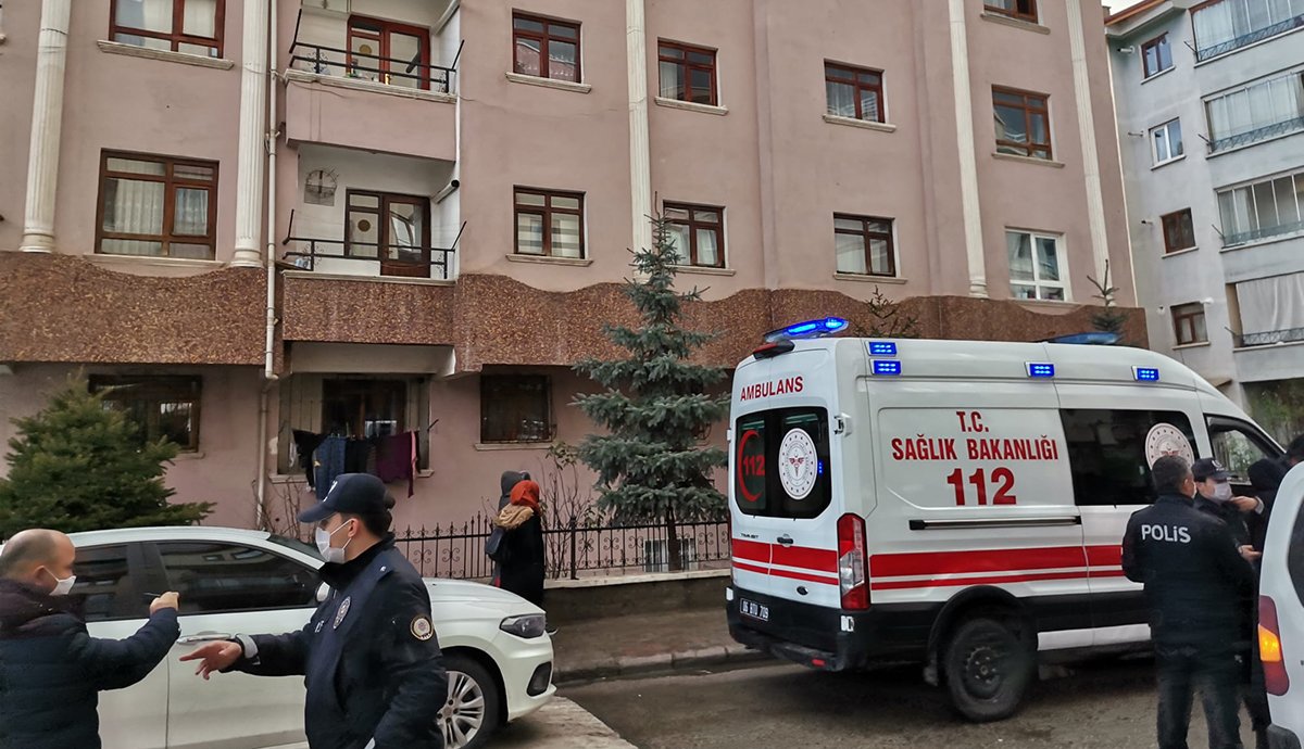 Şiddet Uygulayan Kocasını Bıçaklayarak Öldürdü