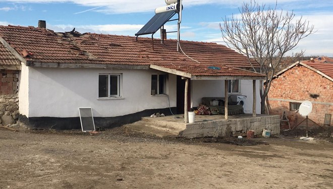 Kızına Cinsel İstismarda Bulundu: Mahalleli Evini Yaktı!