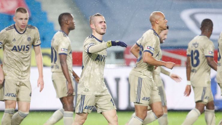 Fenerbahçe Zirve Yarışına Tutundu!