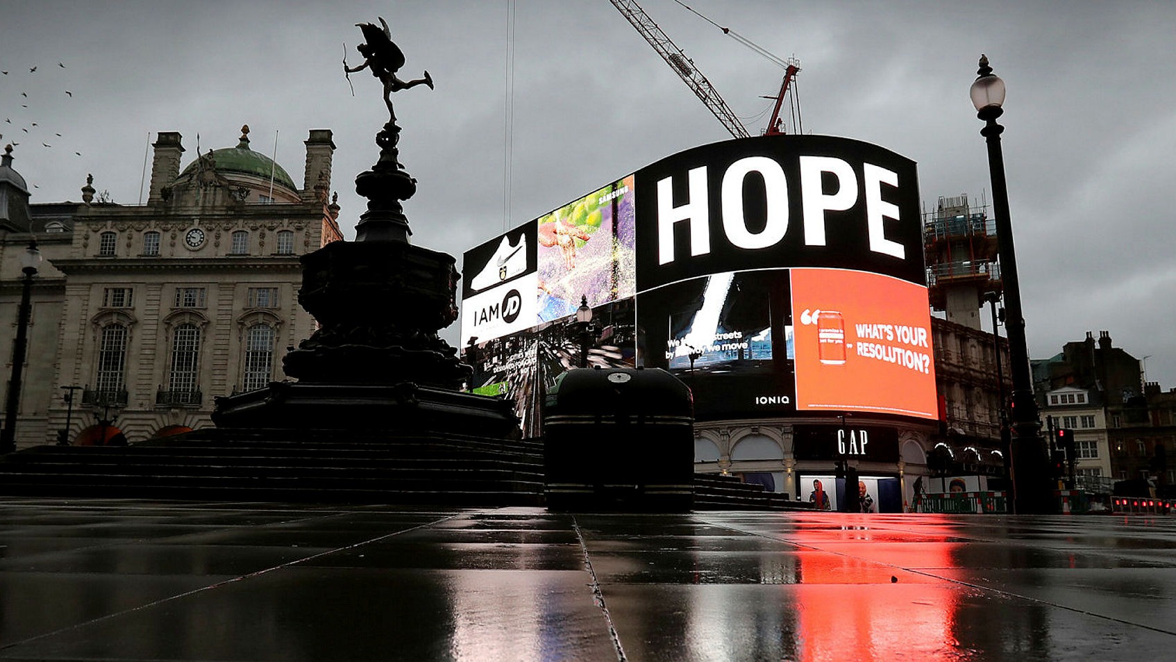 İngiltere’de Koronavirüs Durdurulamıyor!