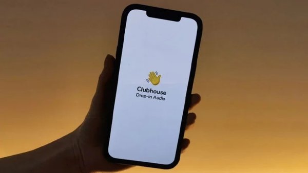 Zuckerberg Clubhouse’u Yakın Takibe Aldı!