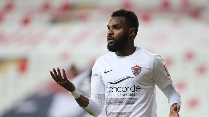 Fenerbahçe’nin Gözü Aaron Boupendza’da!