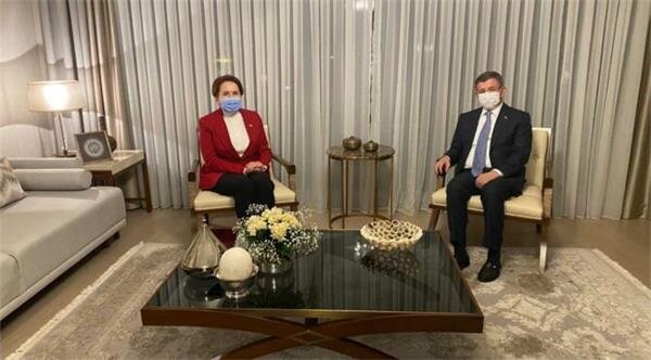 Meral Akşener, Davutoğlu’nu Evinde Ziyaret Etti