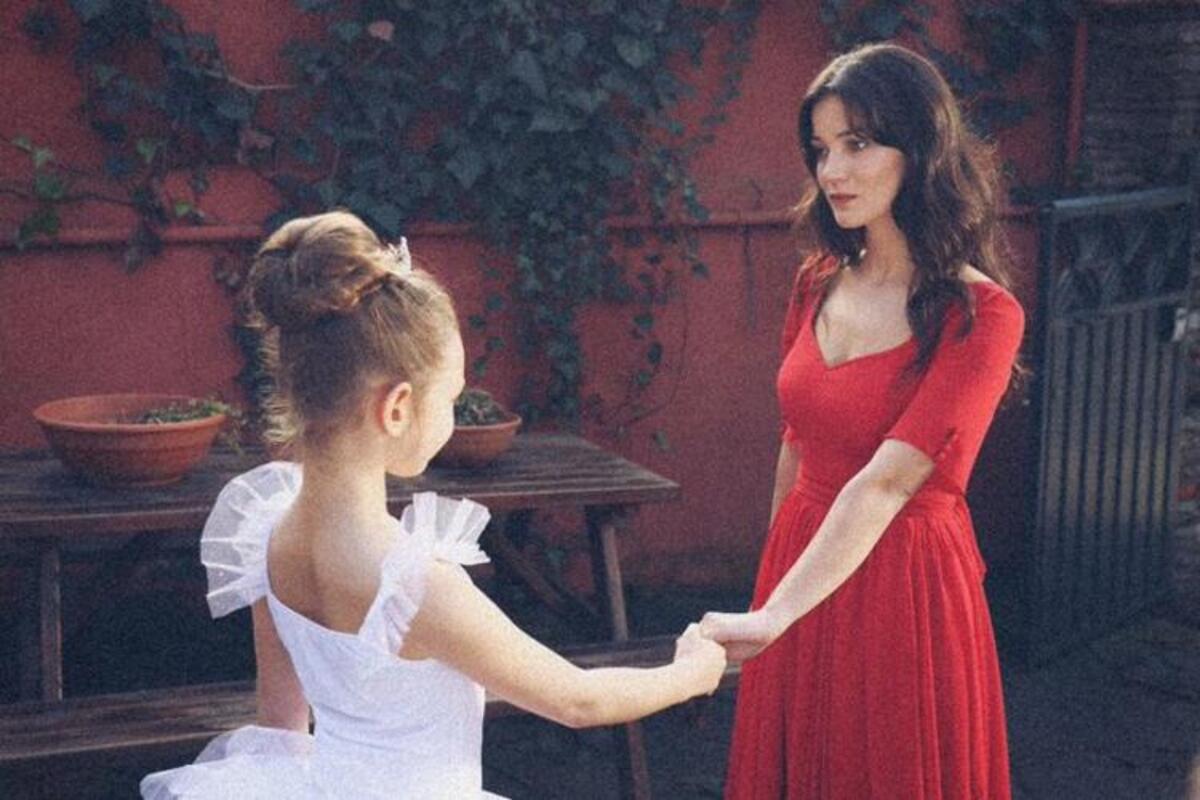 Kırmızı Oda’nın Nazlı’sı Pınar Deniz Diziden Ayrıldı!