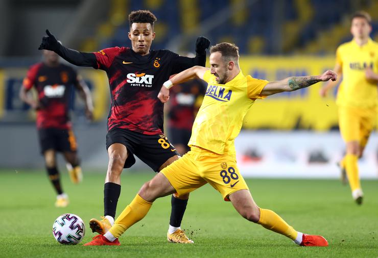 Galatasaray’ın Galibiyet Serisini Ankaragücü Bitirdi: 2-1!