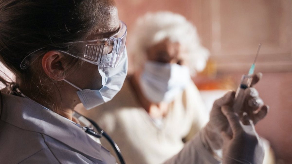 Son Dakika: 60 Yaş Üzeri İçin Aşı Randevu Sistemi Açıldı!