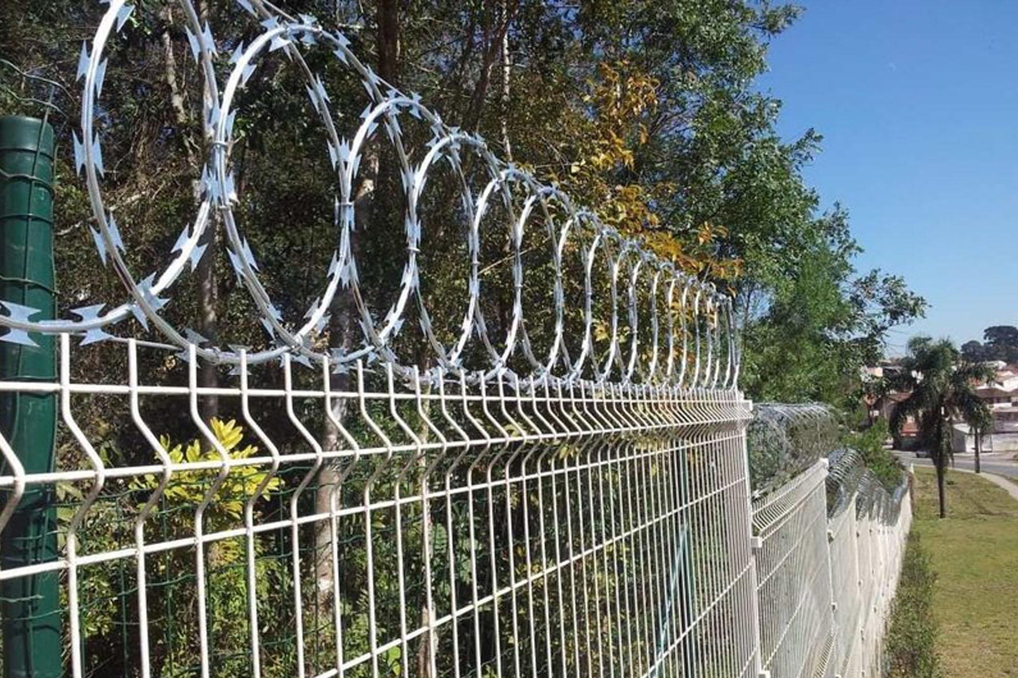 Fethiye’de Bahçelere Jiletli Tel Çekilmesi Yasaklandı!