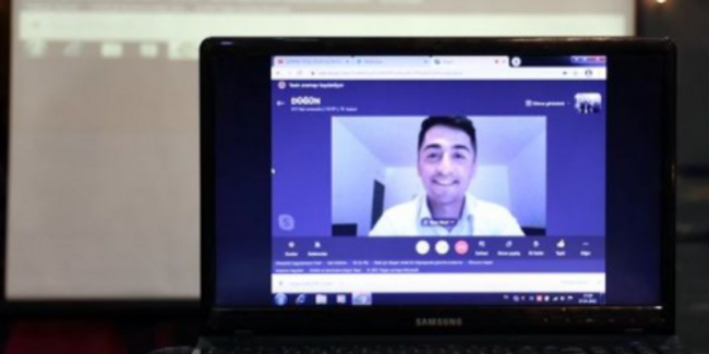 Koronavirüs Tedbirleri Nedeniyle Damat Düğüne Online Katıldı