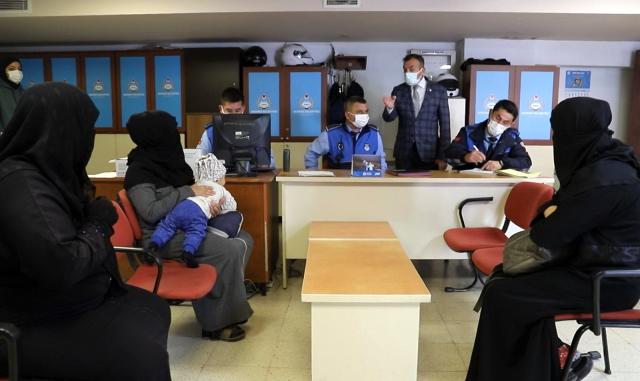 Sokakta Dilenen Kadının Evi ve Arabası Olduğu Ortaya Çıktı!