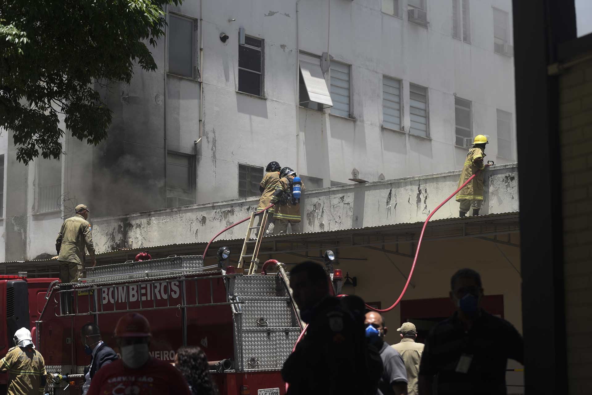 Brezilya’da Hastanede Yangın, 4 Kişi Hayatını Kaybetti!