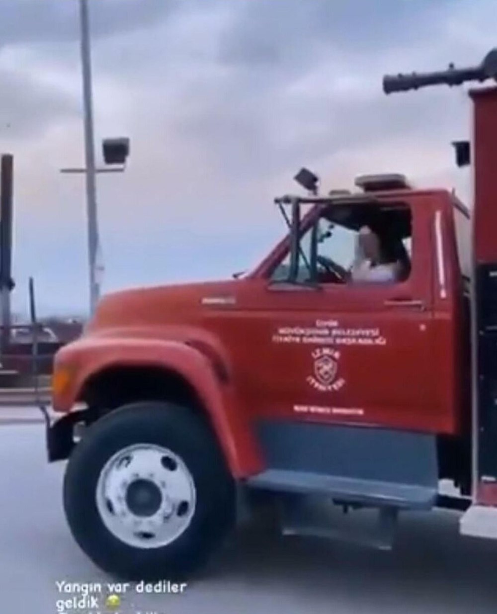 İtfaiye Aracı ile Video Çeken Kadınlar Hakkında Soruşturma Başlatıldı