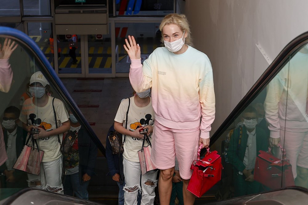 Rusya’dan Gelen İlk Turist Kafilesi Antalya’da!