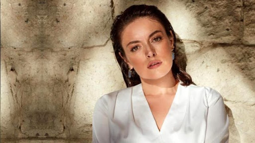 Ezgi Mola'ya Destek Veren 16 Ünlü Hakkında Suç Duyurusu