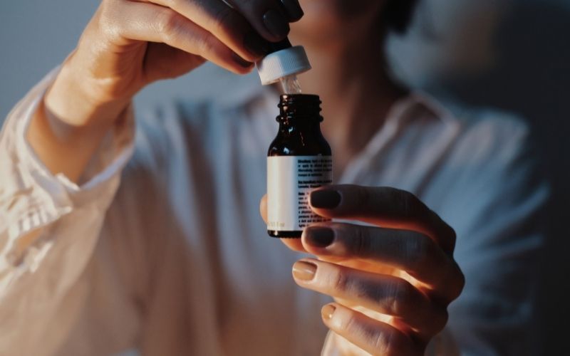 Cilt Bakımında Kullanılan Retinol Nedir? Retinol Nasıl Kullanılır?