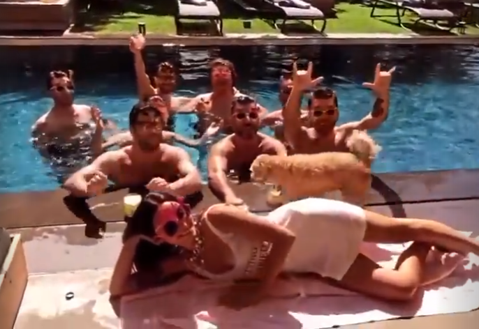 Zeynep Bastık’tan Bekarlığa Veda!