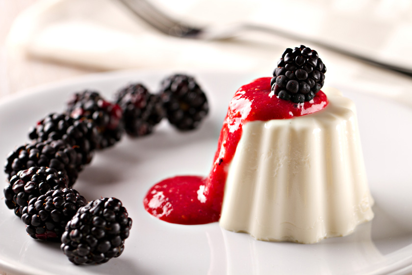 Böğürtlenli Panna Cotta Nasıl Yapılır?